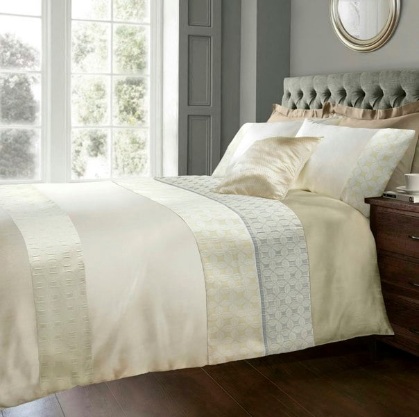 Sweet Dreams Pandora Jacquard Duvet Cover Set