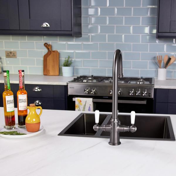 Flode korsa | Traditional Cruciform Style 3 in 1 Instant Boiling Tap | White Ceramic Levers | Gun Metal Finish