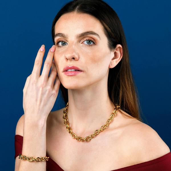 namana Chunky Gold Necklace with Oval Links for Women in Stainless Steel