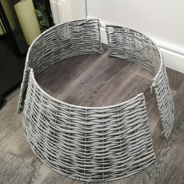 Samuel Alexander 48/70cm Samuel Alexander KD Willow Christmas Tree Skirt Wicker Rattan- Large Light Grey