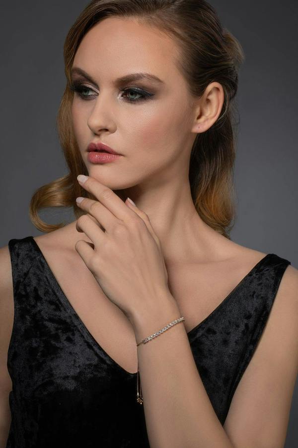 Adjustable Dainty Gold Bracelet for Women with Cubic Zirconia - namana.london
