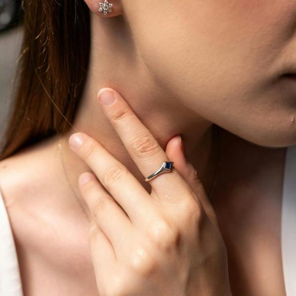 Spero London Fine Rectangular Navy Sterling Silver Statement Ring
