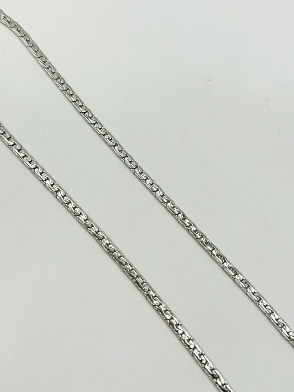 SVNX Interlocked Chain Necklace in Silver Colour