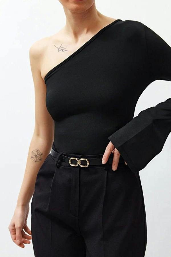 WOVCOR Thin Faux Leather Belt with Gold Buckle Detail