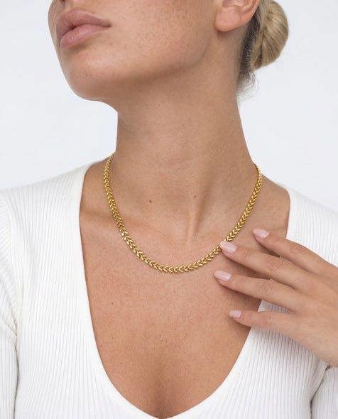 Elk & Bloom 14K Gold Leaf Chain Choker Necklace