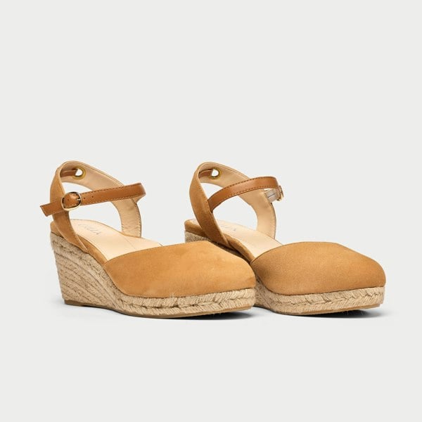 Calla Betsy Shoes - Tan Suede