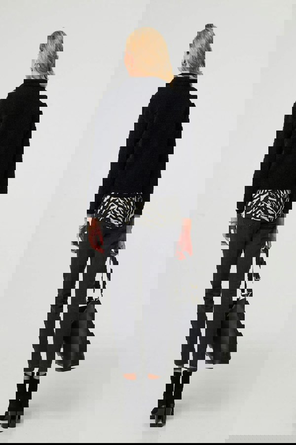 Black | Flannel Cropped Pocket Front Shacket
