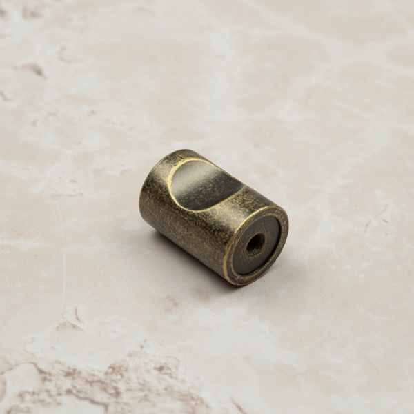 Handle & Home 17mm Antique Brass Cylinder Knob