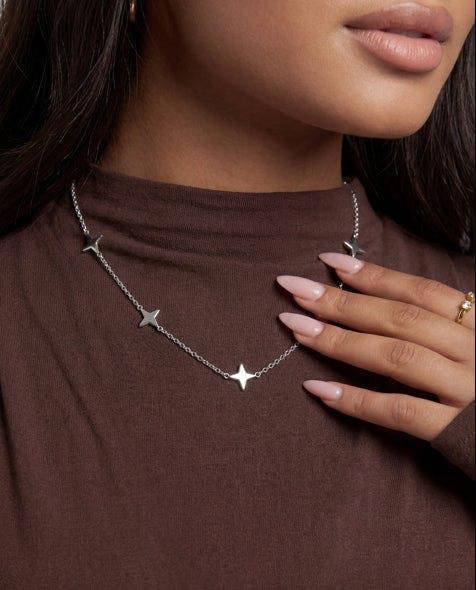 Elk & Bloom Silver Lucky Clover Choker Necklace