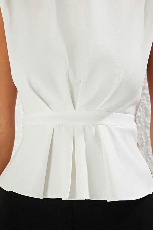 WOVCOR Woven Crew Neck Sleeveless Blouse