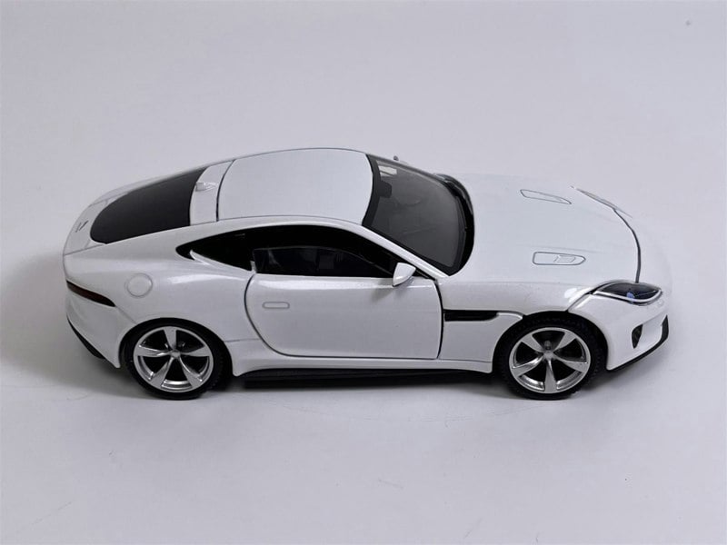 Tayumo Jaguar F Type White LHD 1:32 Scale Light & Sound Tayumo 32110022
