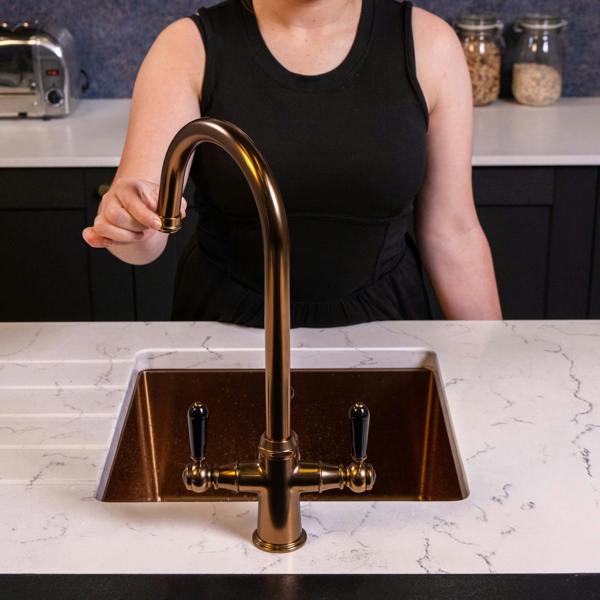 Flode korsa | Traditional Cruciform Style 3 in 1 Instant Boiling Tap | Black Ceramic Levers | Brushed Copper Finish