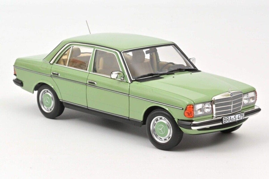 Norev Mercedes Benz 200 Green 1982 1:18 Scale Norev 183796