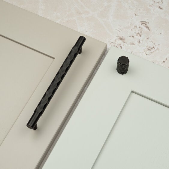 Handle & Home Dark Bronze Solid Brass Diamond Knurled Handle & Coordinating Knob
