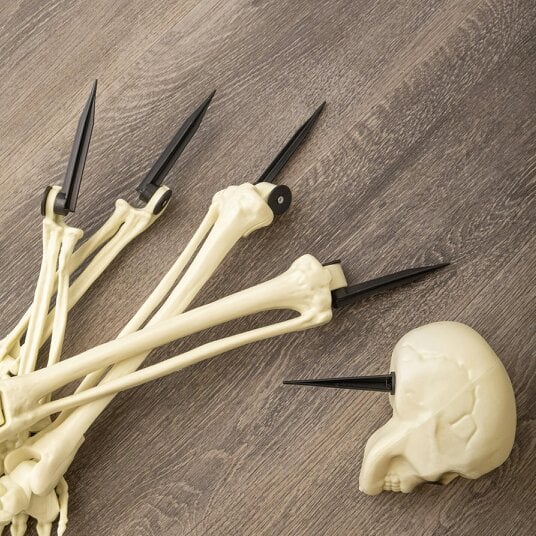Samuel Alexander 95cm Halloween BoneYard Bones Skeleton Decoration with Ground Stakes