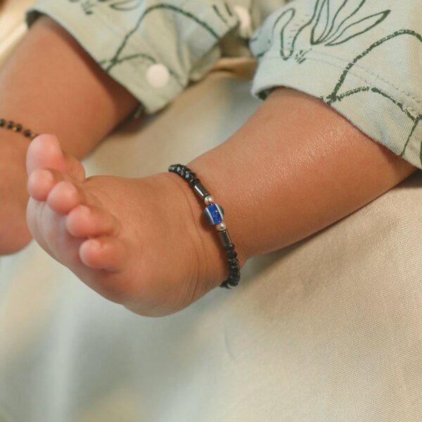 The Colourful Aura Black Beaded Evil eye Kids Nazar Bracelet in Silver