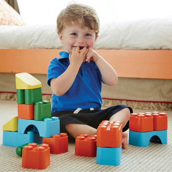 Green Toys Set of 18 Building Blocks - Made From 100% Recycled Plastic