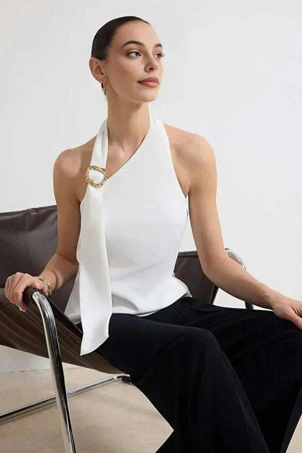 WOVCOR Woven Blouse with Collar Accessory Detail
