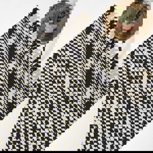 HOMESCAPES Dinan Black & White Kilim Cotton Rug