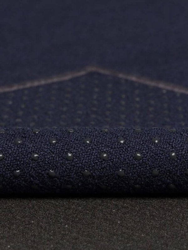 Manduka Yogitoes rSKIDLESS Mat Yoga Towel -  Midnight (Blue)