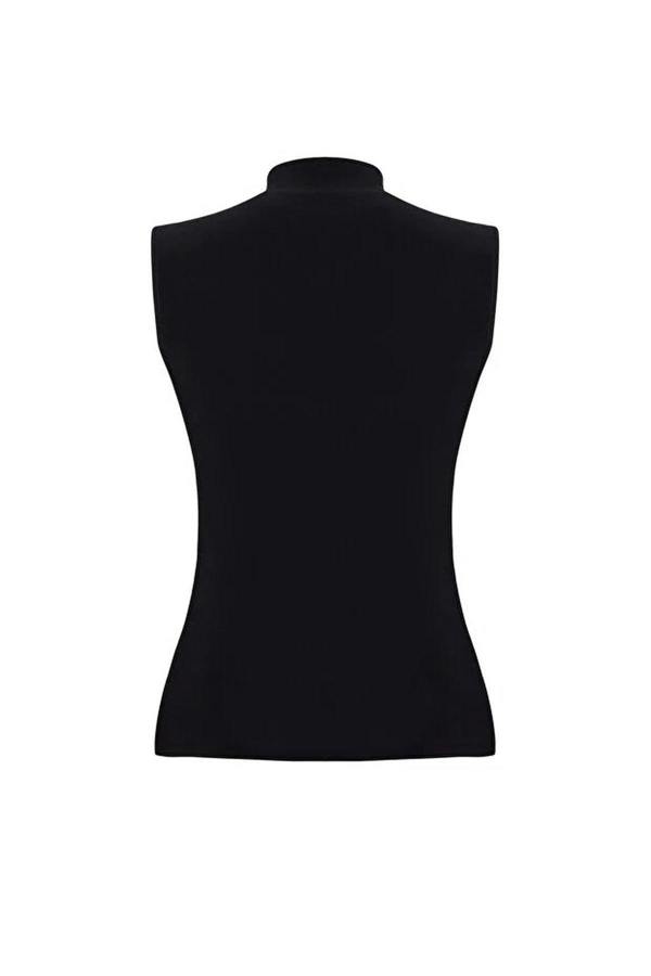 WOVCOR Accessory Detailed Knitted Blouse