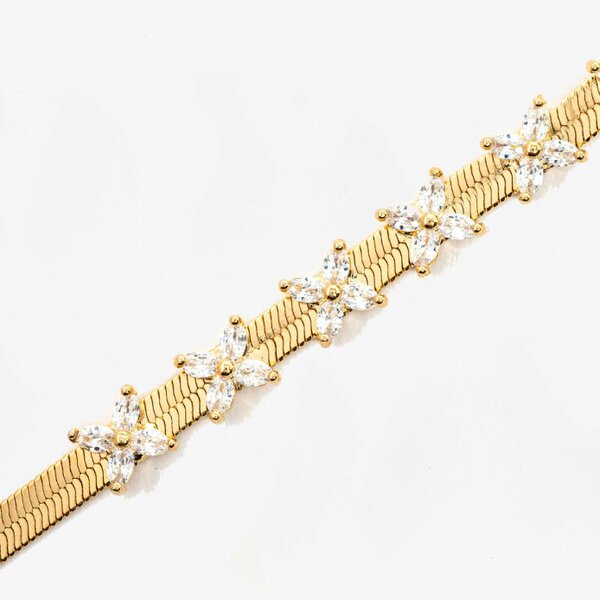 Uchi & Soto Kinmokusei Gold Chain Floral Necklace