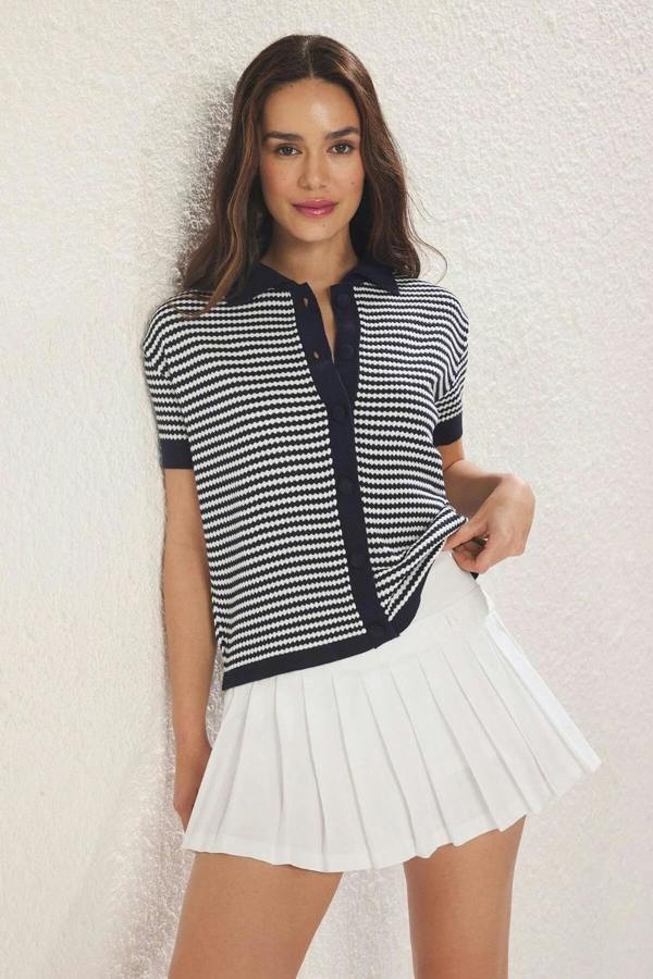 Hoxton Gal Striped Polo Neck Knit Mid-Length Blouse