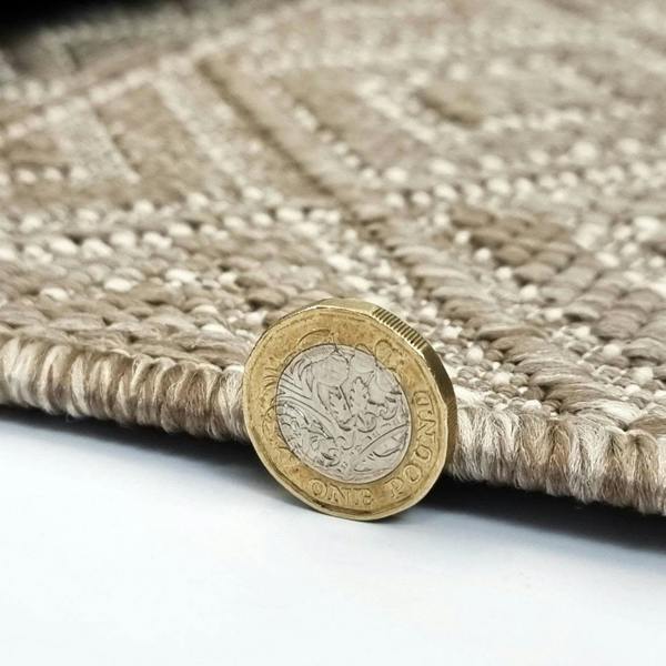 Indoor Outdoor Reversible Rug Beige and White Cream Aztec Geometric Pattern Large Patio Garden Mats