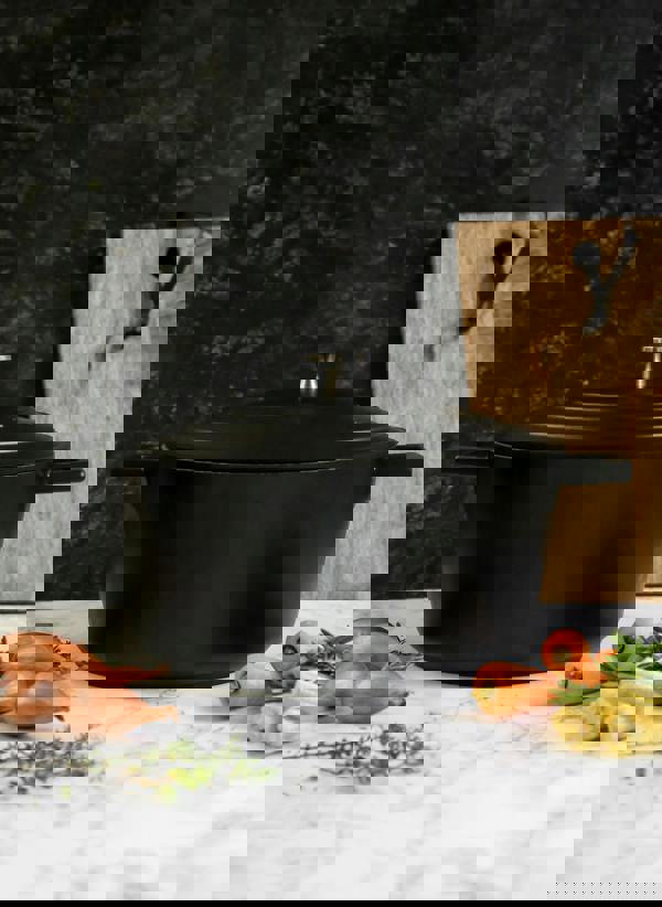 MasterClass 5L Large Cast Aluminium Casserole Dish with Lid, Black, 28cm