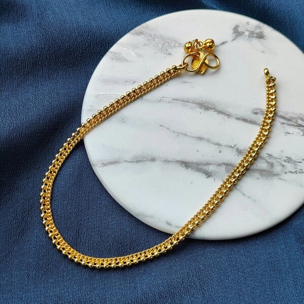 The Colourful Aura Slim Golden Brass Cuban Braided Chain Minimalist Slim Foot Payal Anklet