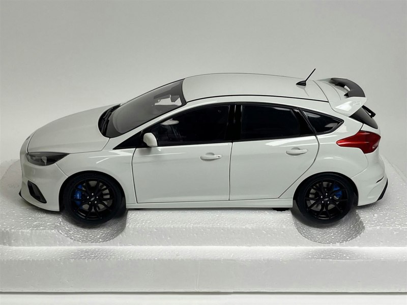 Auto Art Ford Focus RS 2016 Frozen White 1:18 Scale Autoart 72951