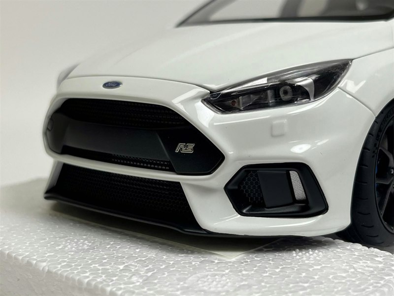 Auto Art Ford Focus RS 2016 Frozen White 1:18 Scale Autoart 72951