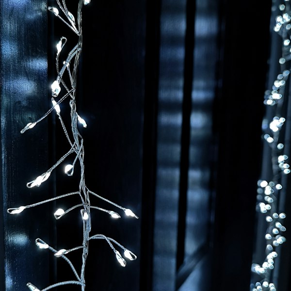 Samuel Alexander 5.5m 880 LED Indoor Outdoor Christmas Door Lights in Cool White