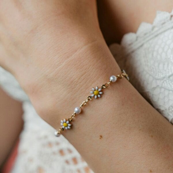 The Colourful Aura Silver Sun Flower Pearl Charms Beaded Summer Indie Boho Daisy Floral Bracelet