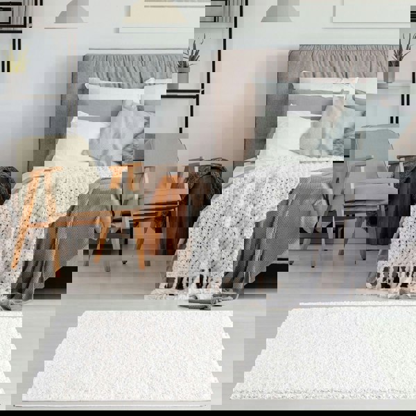 Shaggy Rug Plain White high quality, non-shedding