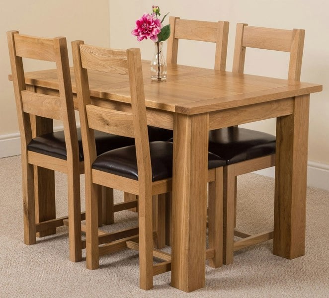 That's Furniture Hampton Small Oak Extending Dining Table with Lincoln Oak Chairs