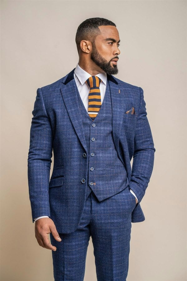 Kaiser blue check blazer front