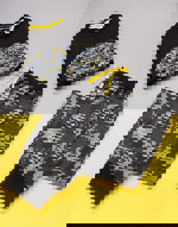 DC Comics Mens Black Camo Logo Short Sleeve Long Leg Pyjama Set