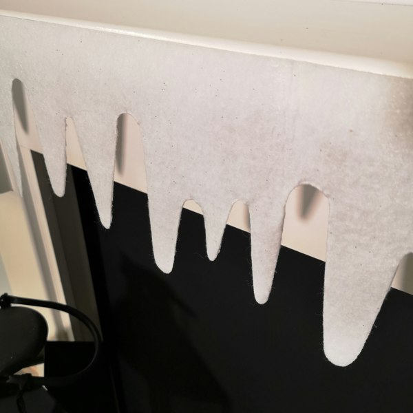 Samuel Alexander Premier White Felt 18cm x 240cm Decorative Glitter Christmas Icicle Fringe Wall Fireplace Decoration