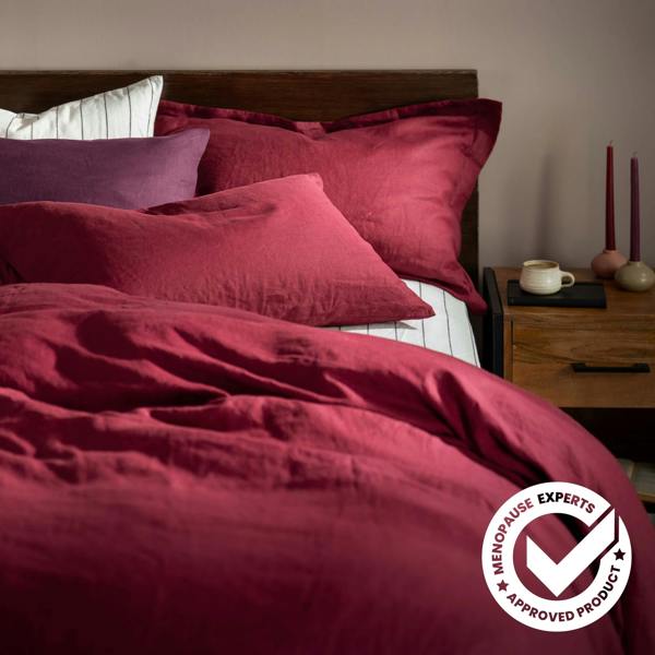 Raspberry French Linen Bed Set Superking - breathable, natural, detail view | Soak and Sleep