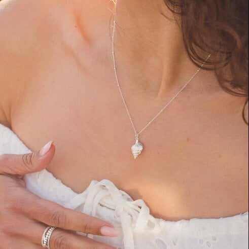 Reeves & Reeves Spiral Shell Necklace