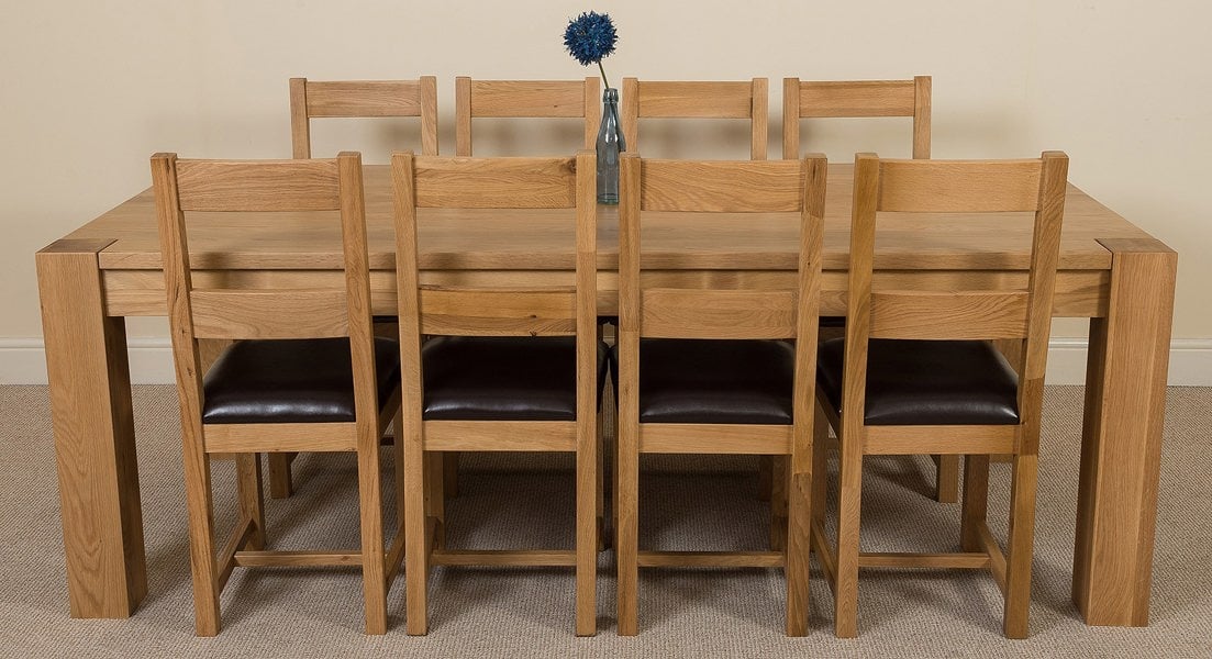 That's Furniture Kuba Extra Large Oak Dining Table with Lincoln Oak Chairs