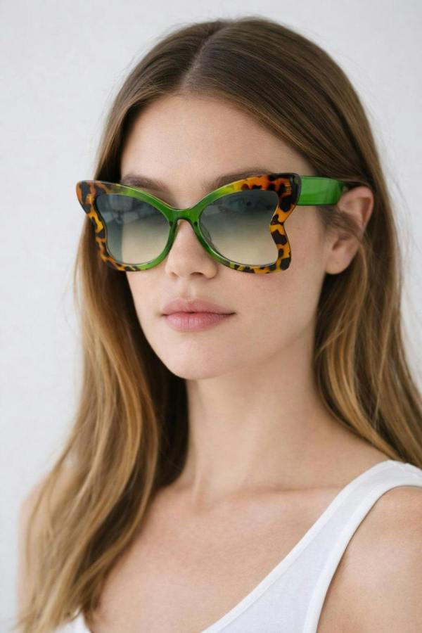 SVNX Oversized Butterfly Sunglasses In Green Leopard