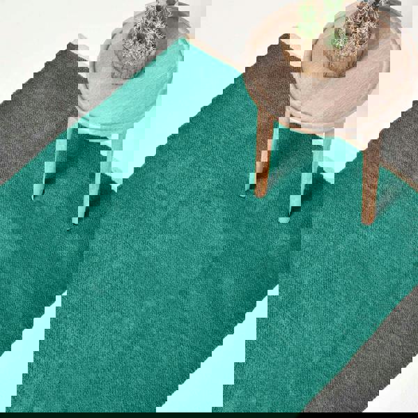 HOMESCAPES Cotton Plain Chenille Rug with Natural Trim