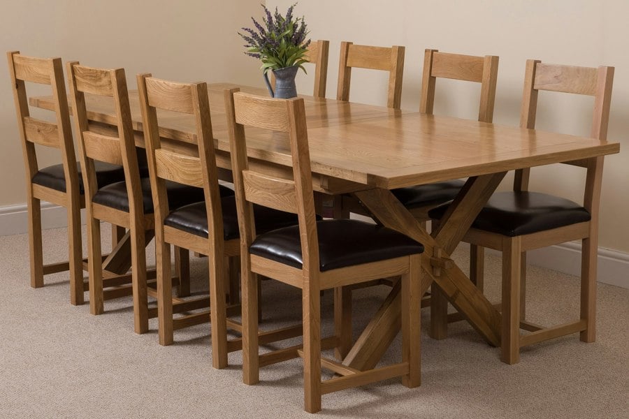 That's Furniture Vermont Cross Leg Oak Extending Dining Table with Lincoln Oak Chairs