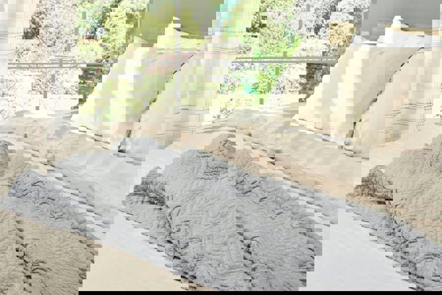 Smart Living Luxurious Zig-Zag Polyester Bedspread - Grey