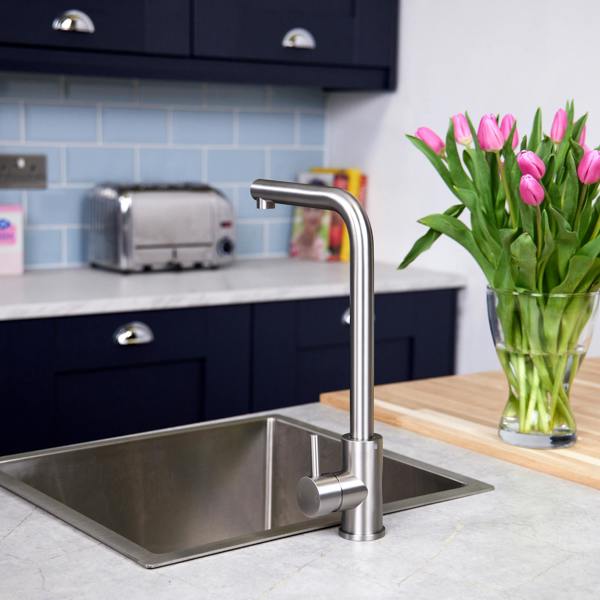 Flode Mjörn | Single Lever Kitchen Sink Mixer Tap with Swivel Spout | L Neck Design | Brushed Steel Finish