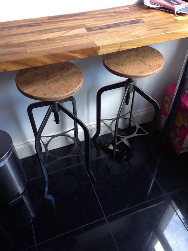 Lamboro Trento Vintage Breakfast Bar Stool, Fixed Black Legs And Footrest, Height Adjustable Swivel, Home & Kitchen Barstool, Rustic Brown