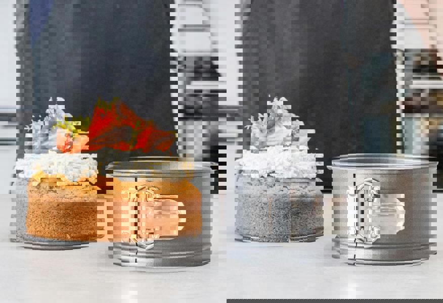 MasterClass Non-Stick 15cm Loose Base Spring Form Cake Pan