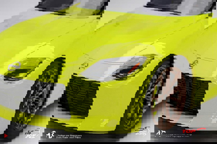 TSM Nissan Fairlady Z Proto Spec 2023 Ikazuchi Yellow LHD 1:18 Scale TSM TS0416